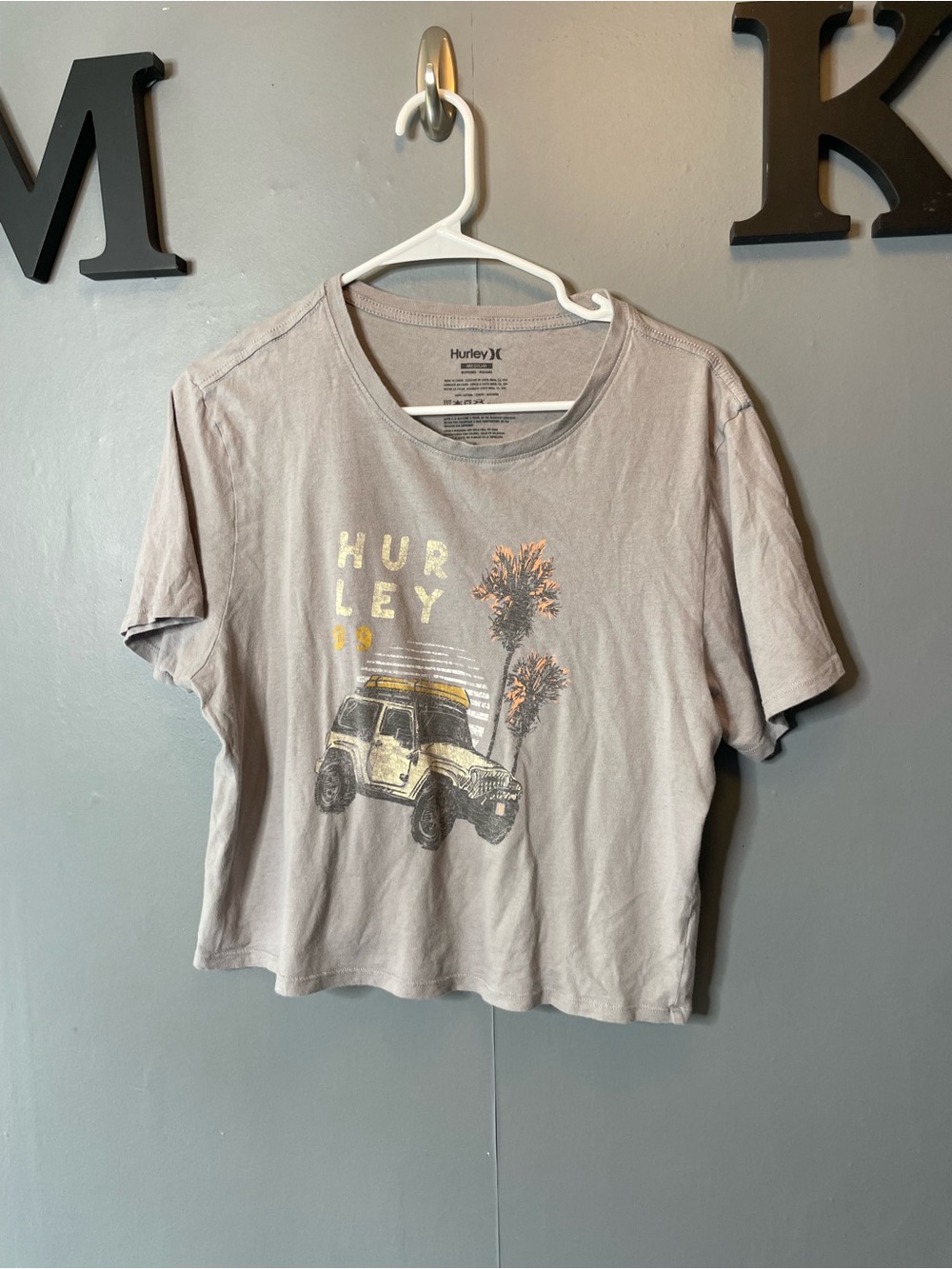 Hurley Grey Graphic Crop Tee with Palm & Jeep Print size medium